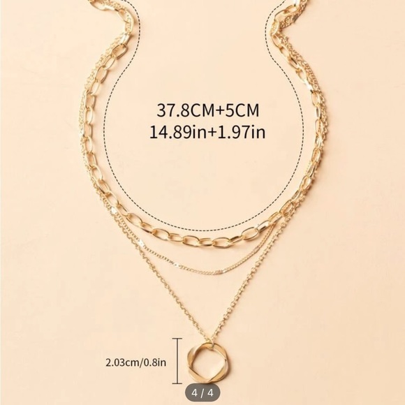 New layered necklace with twisted round charm - Picture 2 of 5